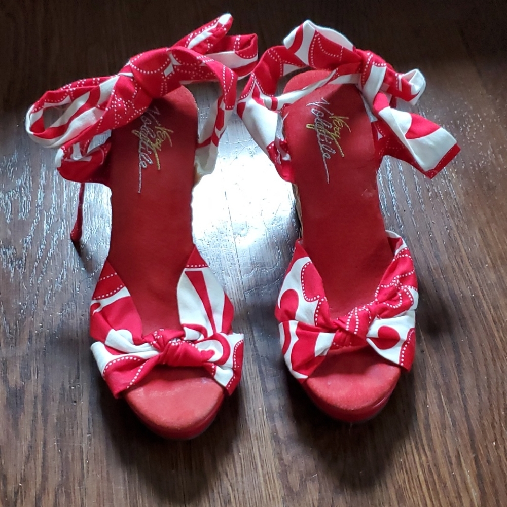 Very Volatile summer wedge sandals